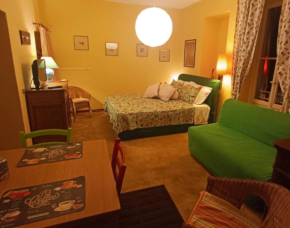 Homesweethome Dervio Bagian luar foto